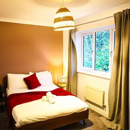 Bailey's Place 5 Bedroom House By Altoluxoexperience Short Lets & Serviced With Free Parking & Wifi Будинок відпочинку Бристоль